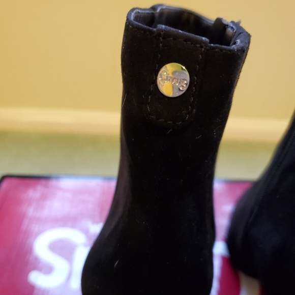 CIRCUS BY SAM EDELMAN BLACK POINTED BOOTIE (WIDE W - Picture 6 of 6